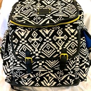CARTER’s DIAPER BACKPACK FORMA TRIBAL PRINT